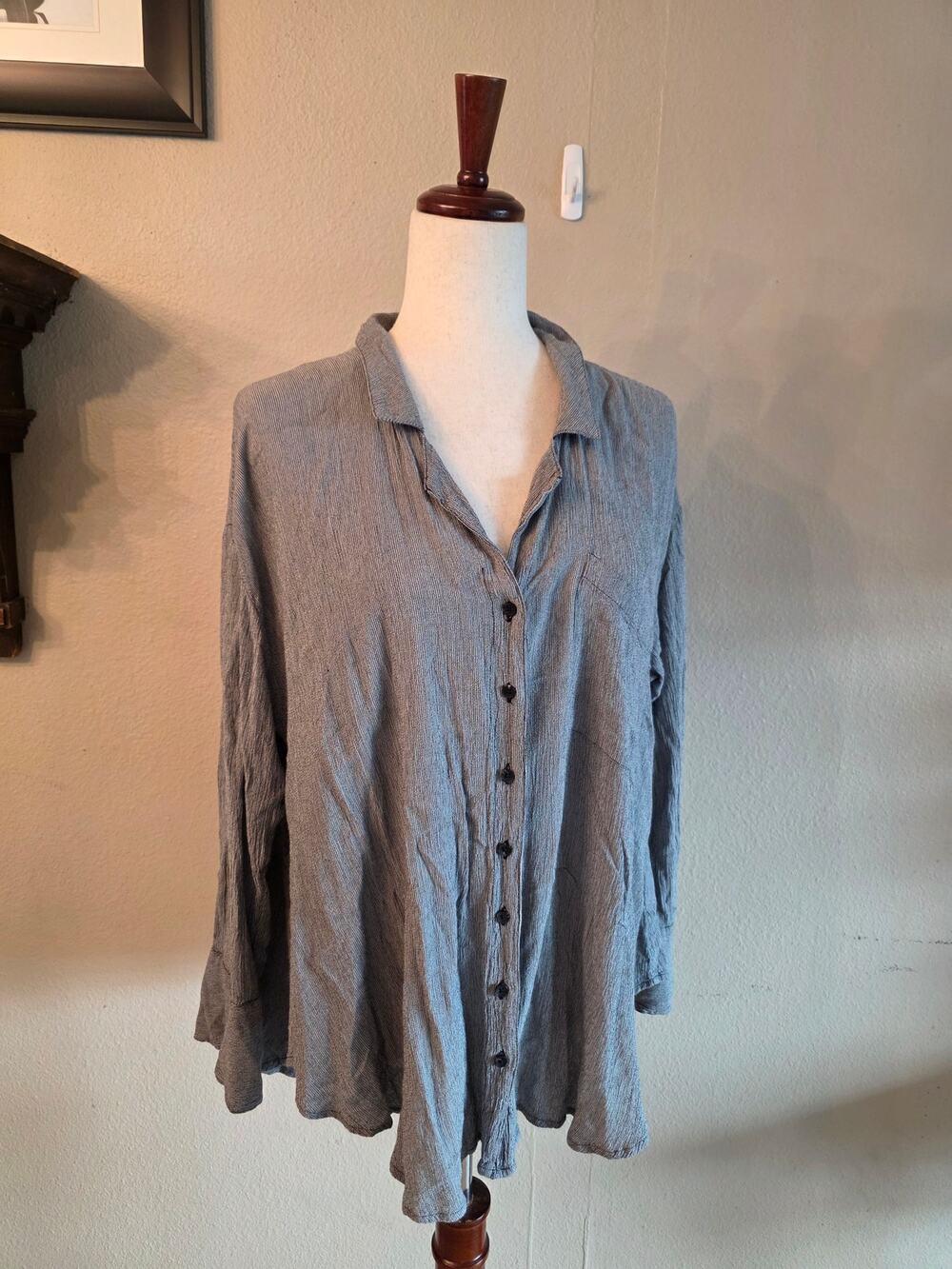 Free People Women's Grey Button Down Slouchy Blouse SZ Small Office Workwear